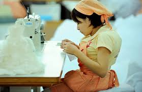 Cơ chế pháp lý thúc đẩy doanh nghiệp xã hội sử dụng lao động là người khuyết tật