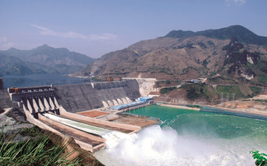 Vận chuyển máy biến áp nặng gần 287 tấn lên thủy điện Sơn La