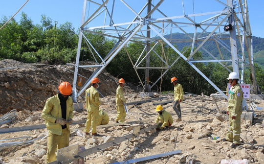 Đường dây 500 kV Dốc Sỏi - Pleiku 2: Phấn đấu hoàn thành đúng tiến độ