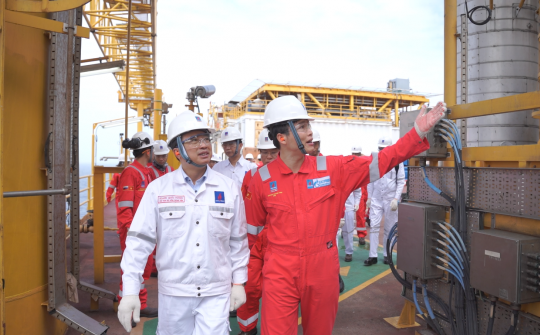 Xuân sớm trên giàn khai thác Hải Thạch - Mộc Tinh