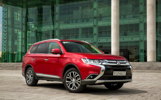 Cặp đôi ăn khách của Mitsubishi tại Việt Nam bị triệu hồi do lỗi bơm xăng