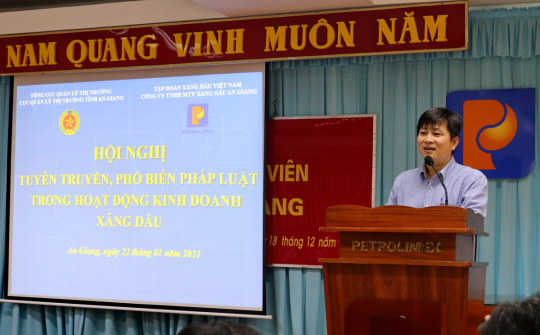 Petrolimex An Giang phối hợp Cục QLTT An Giang: Tăng cường kiến thức pháp luật trong hoạt động kinh doanh xăng dầu