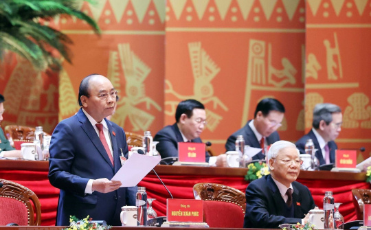 Thủ tướng Nguyễn Xuân Phúc điều hành thảo luận dự thảo Văn kiện trình Đại hội XIII