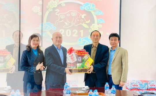 Phân lân Nung chảy Văn Điển: Gần 7 tỉ đồng thưởng Tết cho người lao động