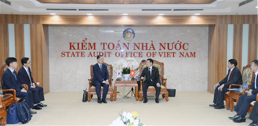 Vai trò của Ủy ban kiểm toán trong việc giám sát tính độc lập của kiểm toán viên khi đồng cung cấp dịch vụ