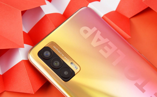 Realme V15 5G chính thức ra mắt với mức giá siêu hấp dẫn