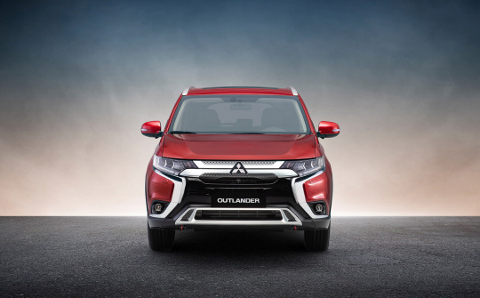 Giá bán xe Mitsubishi cập nhật tháng 1/2021: Nhiều ưu đãi, hỗ trợ trước bạ