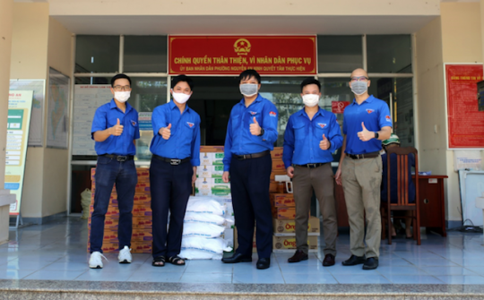 Đoàn Thanh niên Vietsovpetro trao tặng túi An sinh san sẻ yêu thương