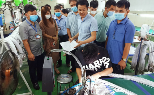 Vĩnh Phúc: Nghiệm thu đề án “Hỗ trợ kinh phí đầu tư máy móc thiết bị tiên tiến trong sản xuất cửa nhôm” tại Công ty TNHH Tam Phúc Đạt