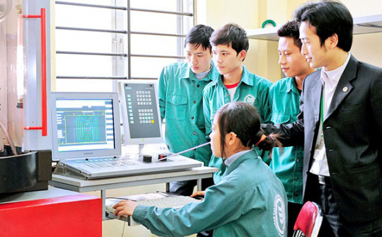 Đề xuất các giải pháp để hoàn thiện và thúc đẩy hoạt động xuất khẩu nguồn lao động ra nước ngoài tại tỉnh Tiền Giang