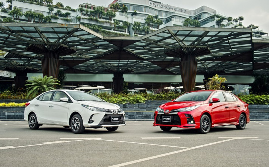 Doanh số Toyota giảm 53% trong tháng 9