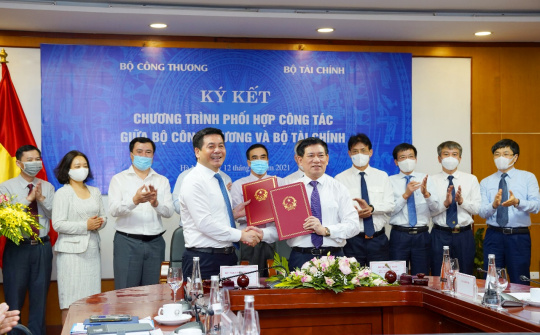 Bộ Công Thương và Bộ Tài chính ký Chương trình phối hợp, đảm bảo các mục tiêu phát triển kinh tế - xã hội