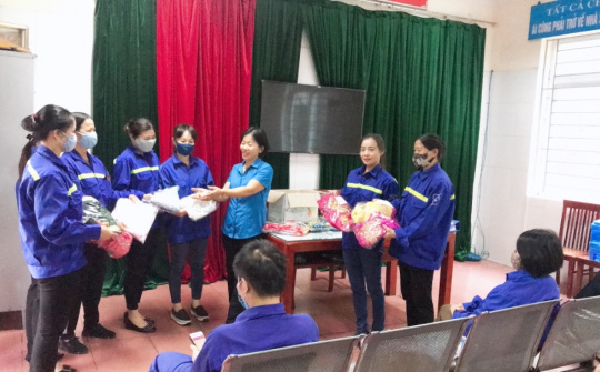 Than Thống Nhất: Áo dài - Trao gửi yêu thương