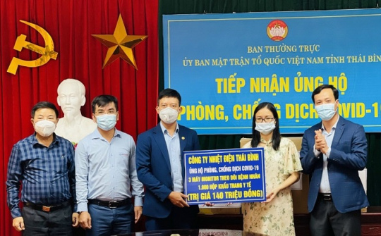 Công ty Nhiệt điện Thái Bình ủng hộ thiết bị y tế chung tay phòng, chống dịch COVID-19