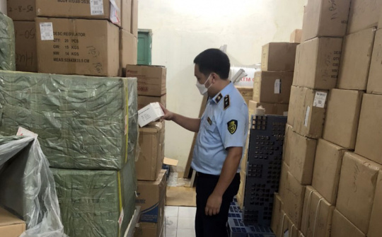 10 ngày mật phục, phát hiện gần 10.000 khẩu trang nghi giả nhãn hiệu