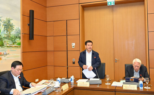 Quốc hội bước sang ngày làm việc thứ hai