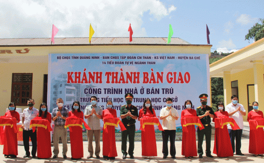 Tự vệ ngành Than chung tay xây dựng nông thôn mới