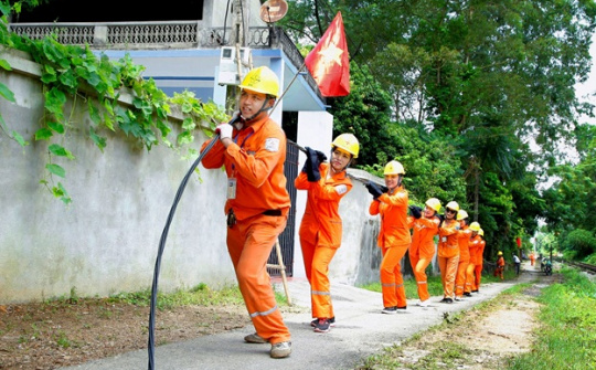 EVNNPC - Dấu ấn đưa điện về nông thôn và tăng trưởng thương phẩm