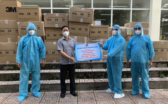 EVNHCMC tiếp tục ủng hộ 9 tỷ đồng cho các bệnh viện tuyến đầu chống dịch