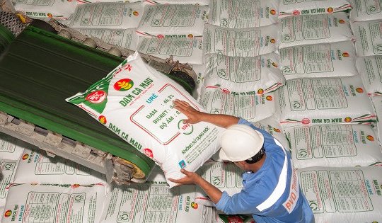 Phân bón Cà Mau cán mốc 8 triệu tấn urê