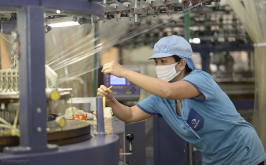 Tín hiệu tăng trưởng tích cực khi Việt Nam mở cửa trở lại