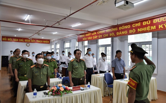 Hoàn thành lớp Huấn luyện nghiệp vụ cho lực lượng bảo vệ Công ty Nhôm Đắk Nông - TKV