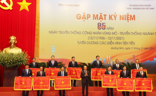 Sáng mãi ngọn lửa truyền thống "Kỷ luật và Đồng tâm"