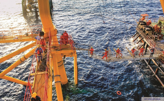 Kỷ niệm 60 năm ngày Truyền thống, Petrovietnam về đích trước 42 ngày chỉ tiêu khai thác dầu trong nước
