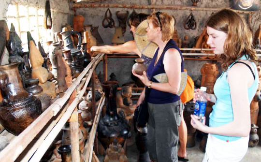 Hỗ trợ phát triển kinh tế trong cộng đồng tôn giáo người Chăm