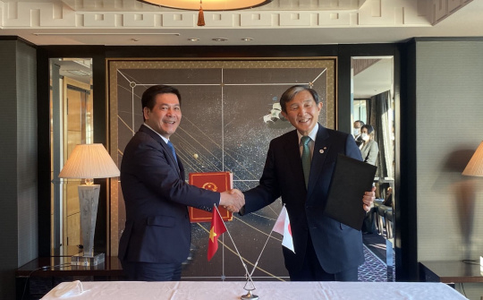 Bộ trưởng Bộ Công Thương Nguyễn Hồng Diên tiếp và làm việc với Thống đốc tỉnh Wakayama tại Tokyo