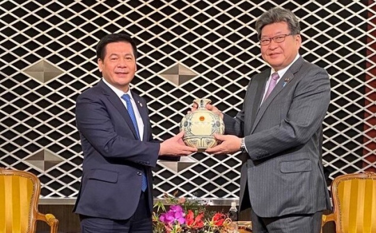 Bộ trưởng Nguyễn Hồng Diên tiếp, làm việc với Ngài Koichi Hagiuda Bộ trưởng Bộ Kinh tế, Thương mại và Công nghiệp Nhật Bản