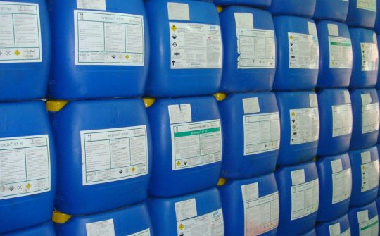 Xem xét lại tính khả thi của việc bổ sung chất chỉ thị màu vào cồn không sử dụng trong thực phẩm