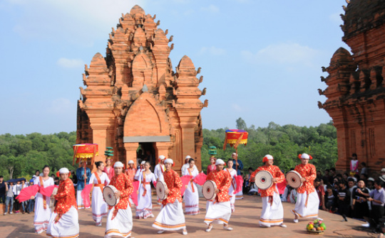 Cộng đồng Islam hỗ trợ nhau tiếp cận và thụ hưởng thành quả phát triển kinh tế