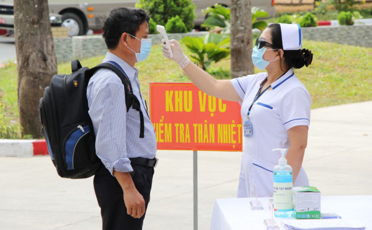 Thủ tướng chỉ đạo khẩn về phương án phòng, chống dịch phù hợp với biến chủng mới Omicron