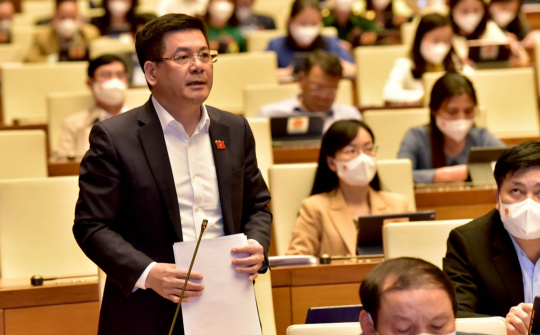 Bộ trưởng Nguyễn Hồng Diên trả lời trước Quốc hội một số vấn đề đại biểu, cử tri quan tâm