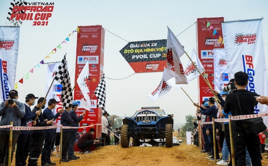 Giải đua xe Ô tô địa hình Việt Nam PVOIL Cup 2021 chính thức khai mạc
