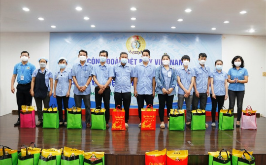 Hỗ trợ “Gói an sinh công đoàn”cho hơn 38.000 lao động dệt may