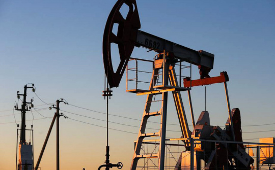 Giá dầu thô tiệm cận mức cao nhất trong vòng 1 tháng trở lại đây