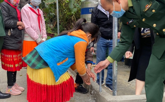 Quỹ TOYOTA Việt Nam cung cấp nước sạch cho trường tiểu học và Đồn Biên phòng Lũng Cú