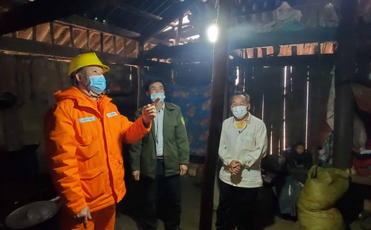 Sơn La: 256 hộ đồng bào dân tộc Mông đón điện lưới quốc gia