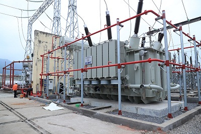 Đóng điện MBA AT1 dự án nâng công suất TBA 220kV Nhà máy thủy điện Hòa Bình