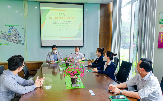 Doanh nghiệp thiết bị y tế đầu tiên hoạt động tại Nhà xưởng cao tầng Long Hậu