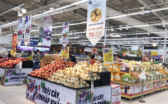 Rau xanh, thủy sản đắt hàng ngày mùng 2 Tết