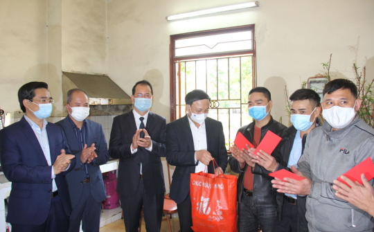 Nỗ lực chăm lo Tết đầm ấm, trọn vẹn cho thợ mỏ