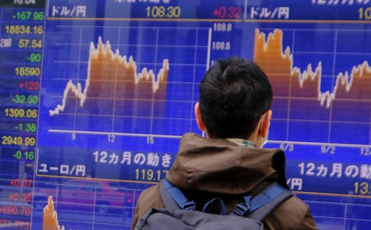 Gánh nặng phục hồi kinh tế hậu đại dịch Covid-19 tiếp tục đè nén chính sách tiền tệ và tài khoá