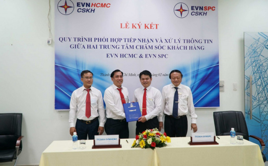 EVNSPC - EVNHCMC ký thỏa thuận kết nối và tiếp nhận cuộc gọi của khách hàng sử dụng điện