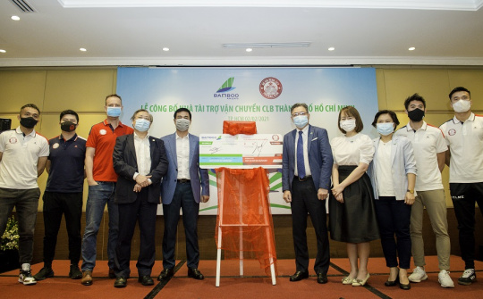 Bamboo Airways trở thành nhà tài trợ vận chuyển cho CLB Bóng đá TP. HCM