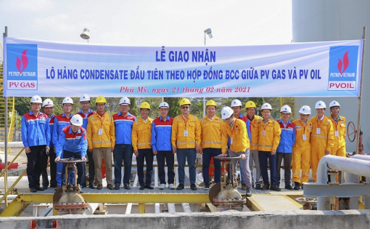 PV GAS và PVOIL giao nhận lô condensate đầu tiên theo hợp đồng BCC