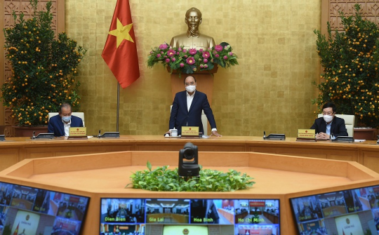 Thủ tướng yêu cầu nhanh chóng tiêm chủng, gỡ ngay ách tắc lưu thông hàng hóa