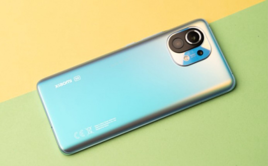 Xiaomi Mi 11 5G chính thức ra mắt tại Việt Nam - Thiết kế nổi bật, mức giá ấn tượng